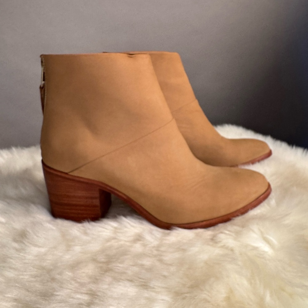 NISOLO Dari Boot - Ankle Booties Block Heel Suede Leather Wheat Tan Size 8.5 - Picture 6 of 14